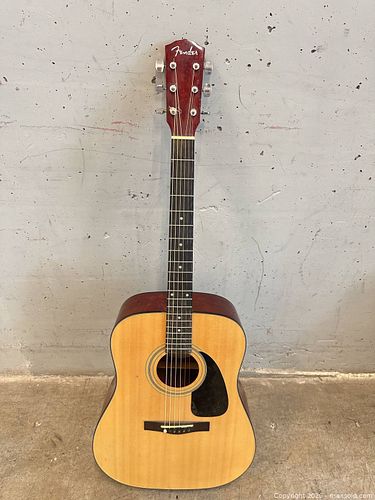 Fender DG-8 Acoustic Guitar  (1 of 3)