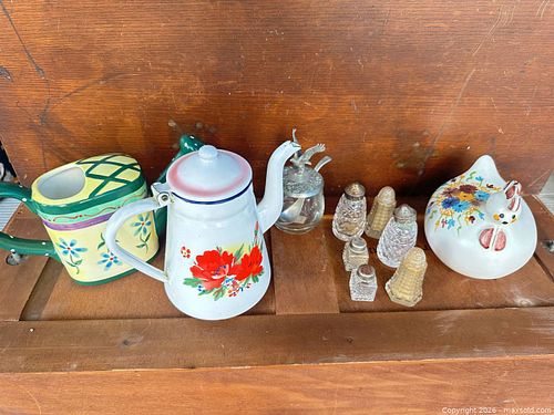 The Vintage Decorative Items  (1 of 4)