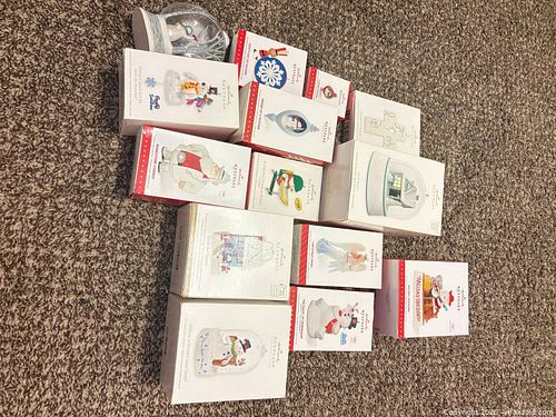 Hallmark Keepsake Christmas Ornaments, Snow Globes & Decor (Multiple) (1 of 14)