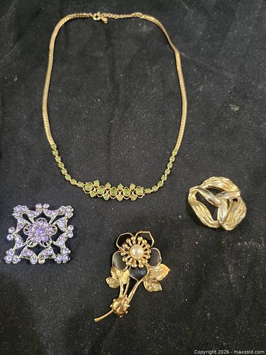 Vintage Gold-Tone Enamel & Rhinestone Necklace, Brooch, Ring Set (1 of 5)
