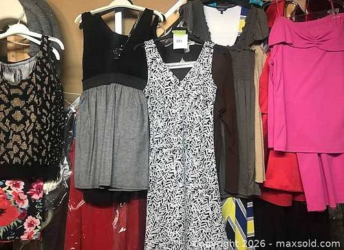Women's clothing - dresses, skirts, a jumpsuit + more! (1 of 20)