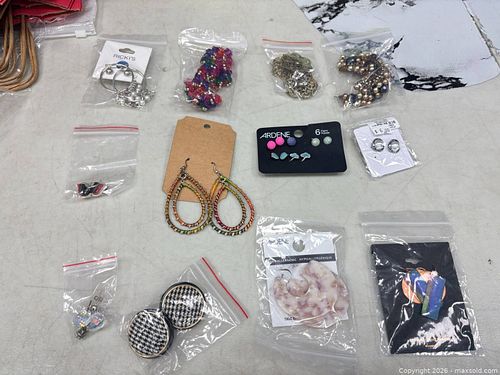 Jewelry lot (1 of 4)