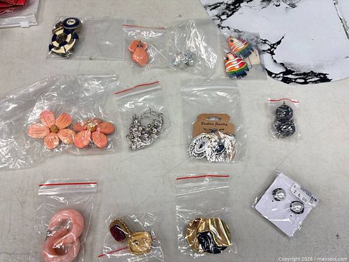 Jewelry lot (1 of 4)
