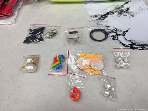 Jewelry lot (1 of 3)