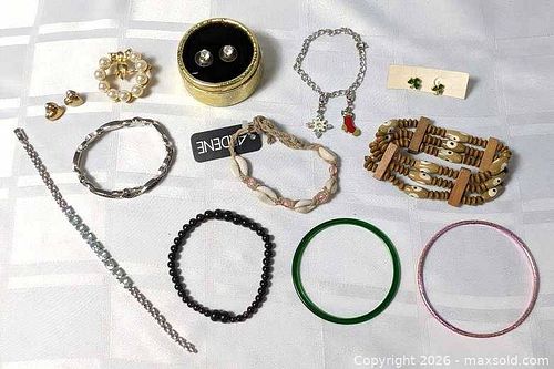 MIXED JEWELRY LOT (1 of 20)
