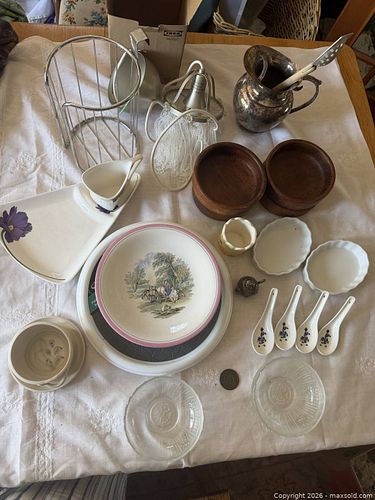 mixed kitchen lot (1 of 10)