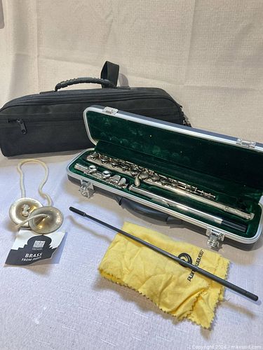 Flute with Case (1 of 5)