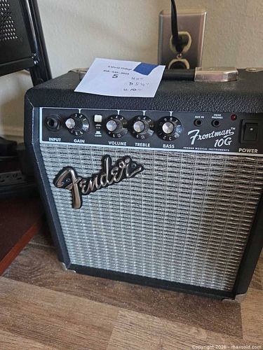 Fender Frontman 10G, 10W Guitar Practice Combo Amp (1 of 5)