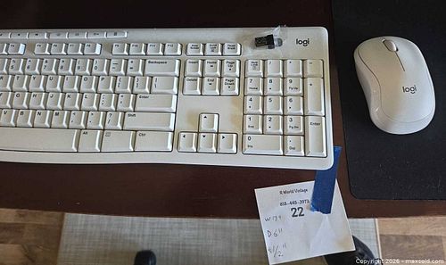 Logitech Wireless Keyboard & Mouse Combo with Mouse Pad (1 of 8)