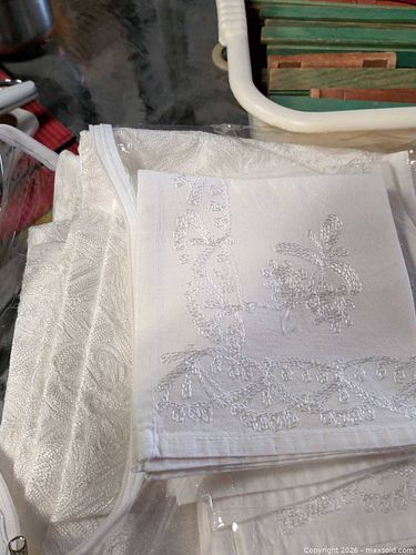 Egyptian tablecloth and napkins (1 of 4)