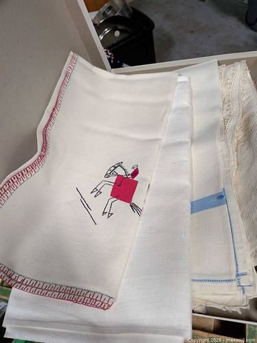 Group of fine linens (1 of 3)