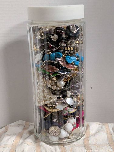 Litted jar costume jewelry (1 of 3)