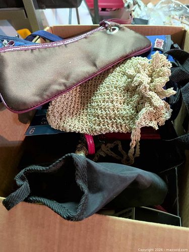 New wallets, makeup bags etc (1 of 3)