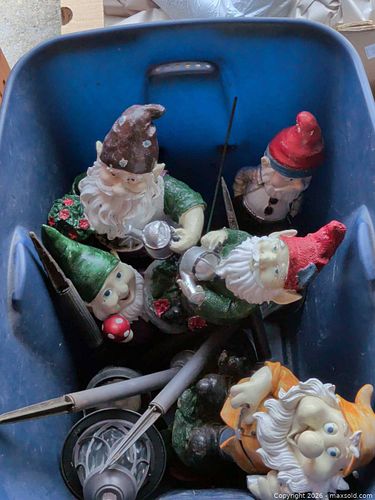 Related tote of garden art (1 of 5)