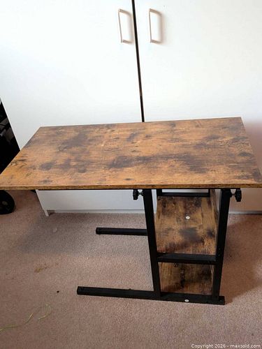 Rustic looking table (1 of 4)