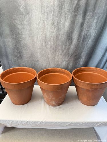 3 x Terracotta Standard Clay Pots - Large (1 of 7)