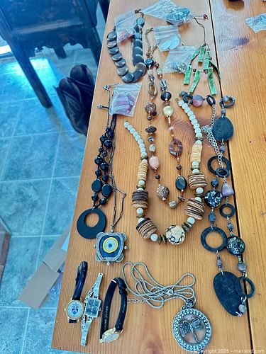 Lot of 10–20 Mixed Jewelry, Watches and Beads (1 of 5)