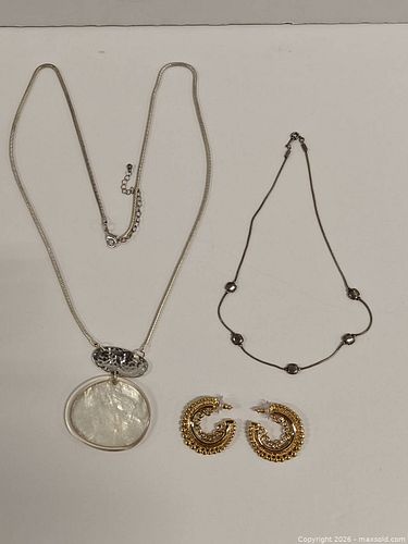 Costume jewelleries Joan Rivers earrings and two other necklaces  (1 of 8)