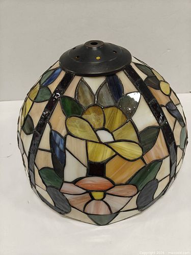 Tiffany style leaded glass lamp shade good (1 of 7)
