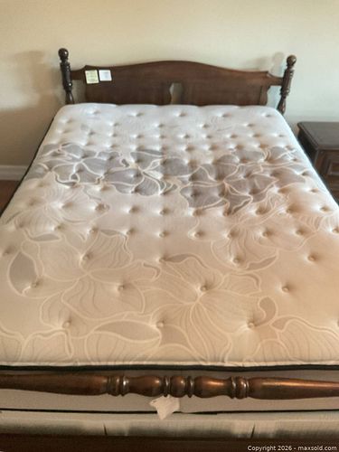 Full Solid Wood Bed Frame with Mattress and Two Nightstands (1 of 20)