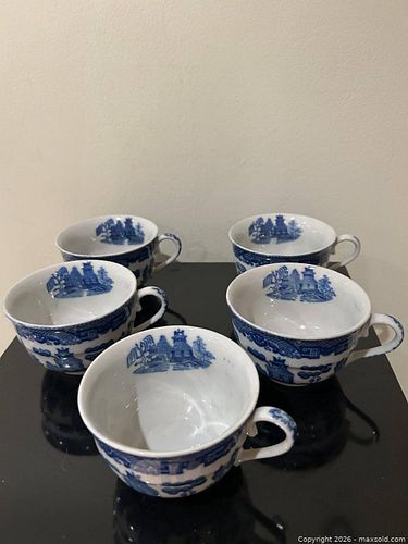 Five Vintage Blue Willow Porcelain Teacups (1 of 3)