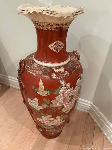 Large Antique Japanese Satsuma Vase (1 of 5)