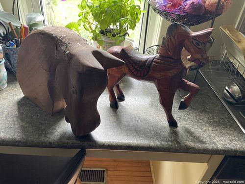 A Lot of 2 Handmade Wooden Horses. (1 of 6)