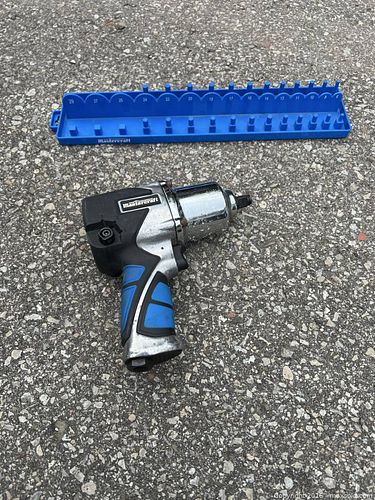 Mastercraft 3/8-inch Pneumatic Impact Wrench (1 of 4)