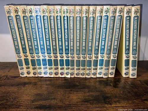 The Illustrated Encyclopedia of Animal Life — 19-Volume Hardcover Set (1 of 7)