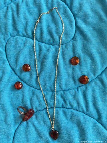 Amber-Colored Jewelry Set — Necklace & Ring (1 of 4)