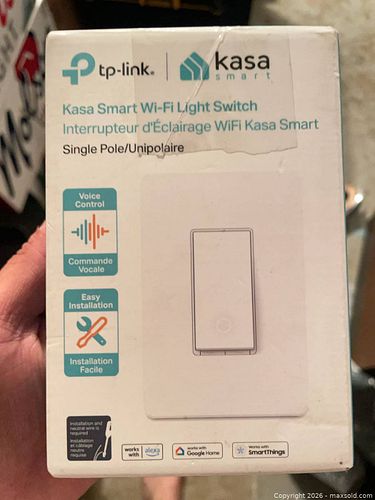 TP-Link Kasa Smart Wi‑Fi Light Switch (Single Pole) (1 of 4)