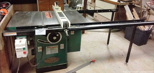 Grizzly 10-inch Table Saw, Contractor/Cabinet Style (1 of 7)