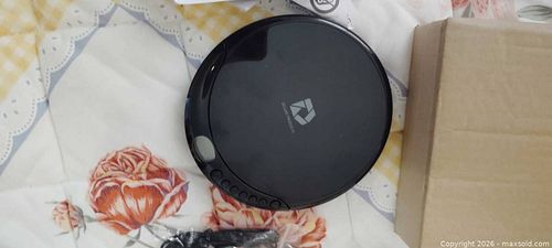 Portable CD Player / CD Walkman - Black (Unbranded) (1 of 4)