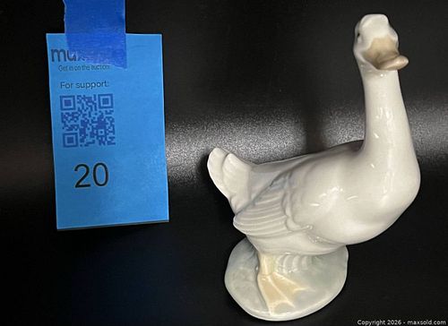 Vintage NAO by Lladró Spain White Porcelain Goose Duck Figurine   (1 of 14)