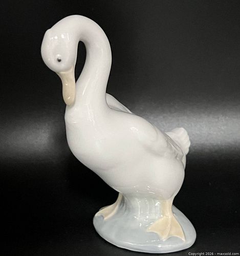 Vintage NAO by Lladró Spain White Porcelain Goose Duck Figurine (1 of 17)