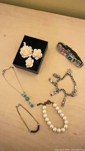 Costume Jewelry Lot (1 of 5)