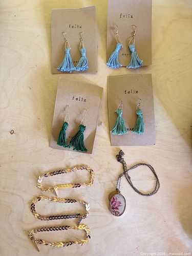 Mixed Green & Gold-Tone Jewelry Lot: Earrings, Bracelets, Necklace (1 of 4)