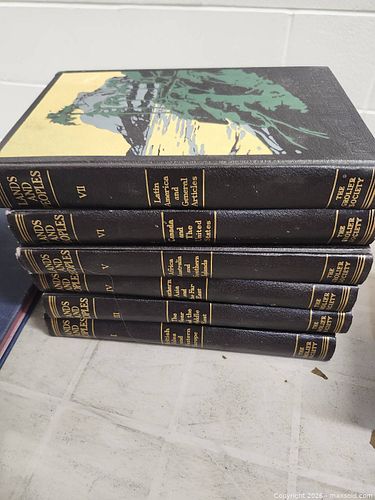 Lands and Peoples Book Set, 6 Volumes (1 of 7)