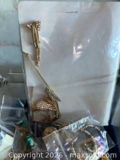 Jewelry Pieces (L4) (1 of 7)
