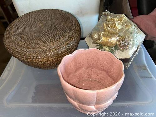 Lidded Basket, Planter, Gift Box (L24) (1 of 7)