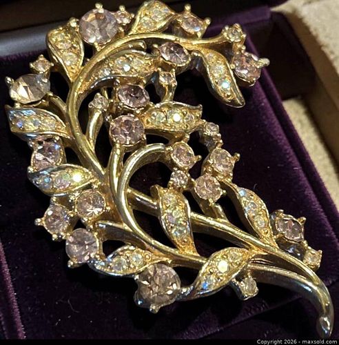 C.1950’s Lavender Purple & Clear Rhinestone Crystal Brooch  (1 of 5)