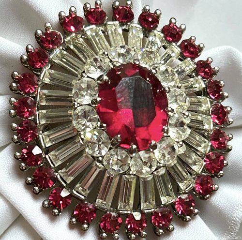 Vintage 1950’s Ruby Red & Clear Baquette Brooch (1 of 5)