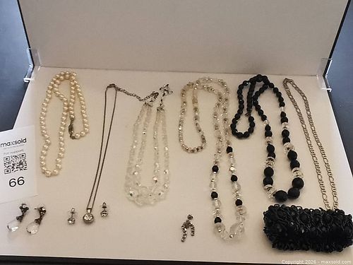 Lot of Costume Jewelry  (1 of 11)