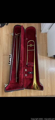 King (Cleveland) Engraved Bell Tenor Trombone, Lacquered Brass (1 of 9)