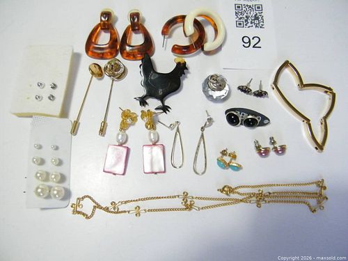 Costume Jewelry (1 of 14)