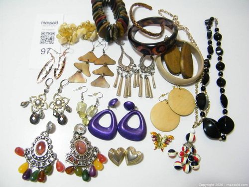 Costume Jewelry (1 of 9)