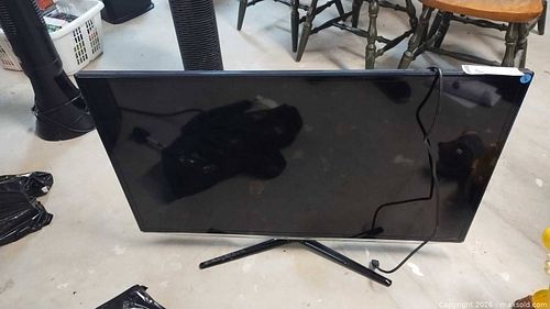Samsung 40" TV C (1 of 7)