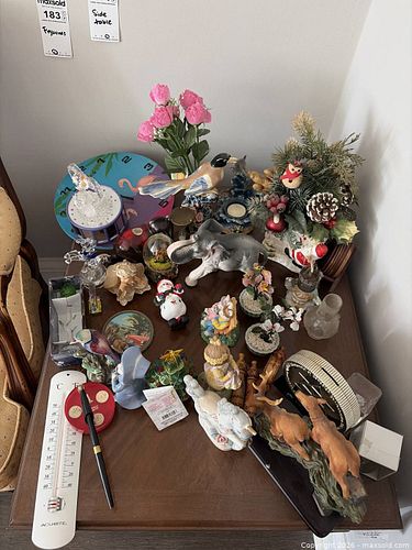 Figurines (1 of 14)