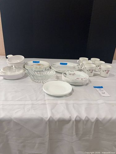Corelle mixed floral dinnerware set with clear serving bowl & casserole (1 of 9)