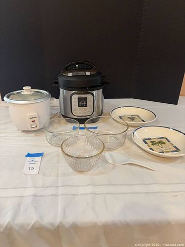 Instant Pot Electric Pressure Cooker, Salton Rice Cooker & Bowls (1 of 14)